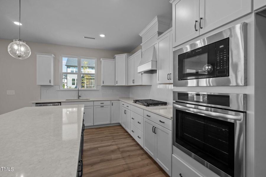 Furnished interior view inside a new home in Glenmere, Knightdale (Image 122). Furnished interior view inside a new home in Glenmere, Knightdale (Image 122).