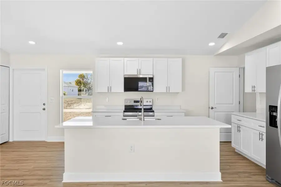 Furnished interior view inside a new home in Cape Coral, Cape Coral (Image 15).