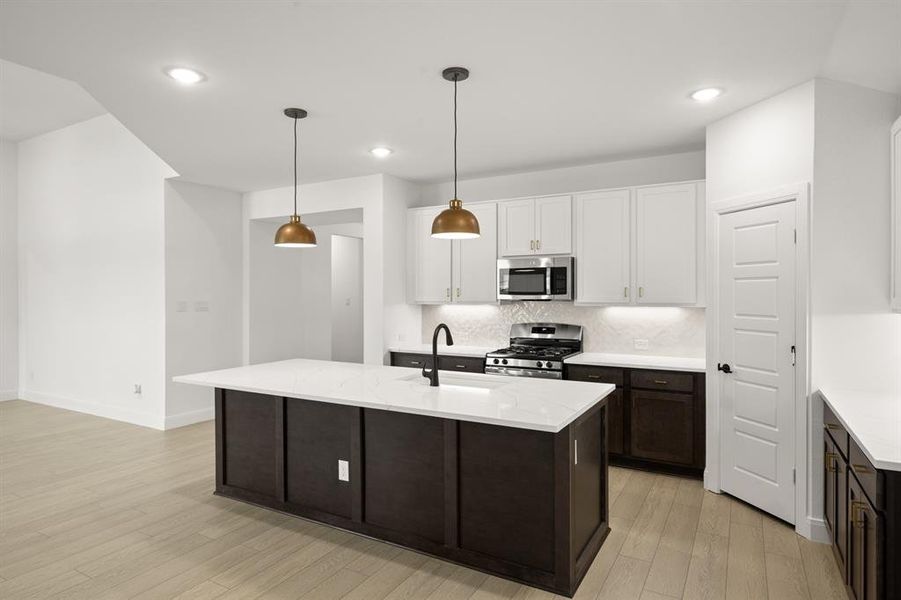 1023 Rylan- Kitchen-3