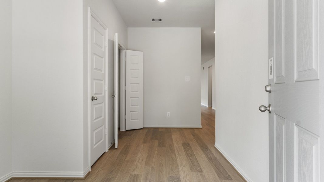 Representative furnished interior of a home built from the Benchmark by Brightland Homes in Mostyn Springs, Magnolia (Image 5).