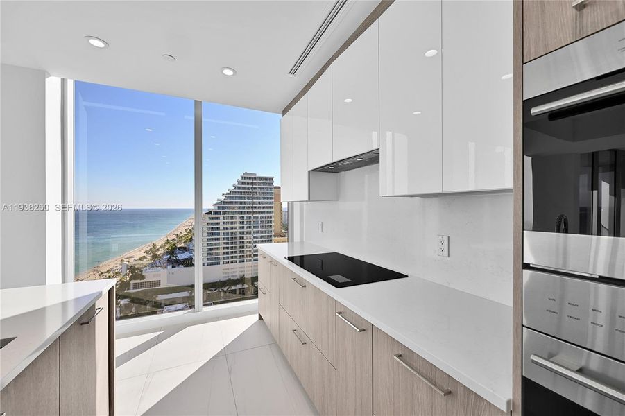 Furnished interior view inside a new home in , Fort Lauderdale (Image 10).