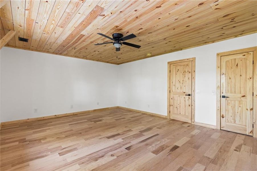 Spacious, unfurnished interior of a new home in , McCaysville (Image 19).