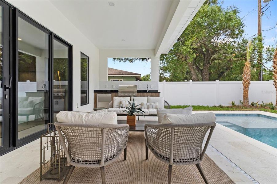 Exterior details and patio area of a home in , Orlando (Image 30).