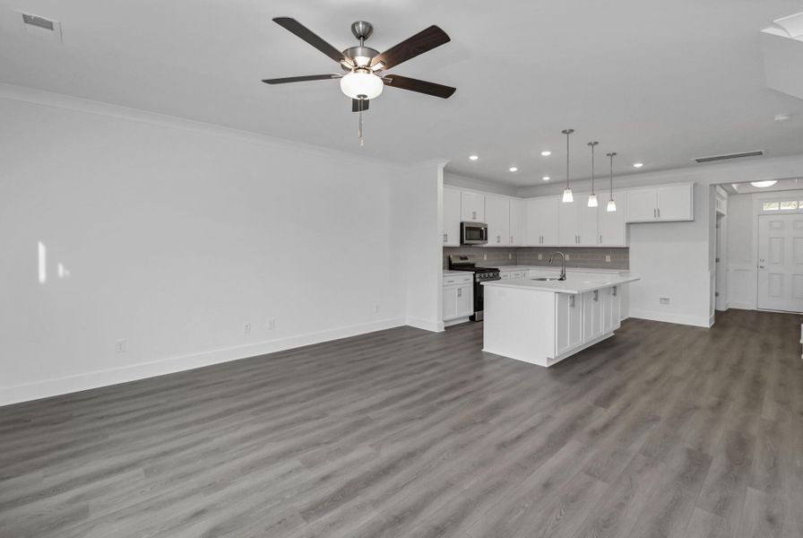 Spacious, unfurnished interior of a new home in Lake Carolina Townhomes, Columbia (Image 23).