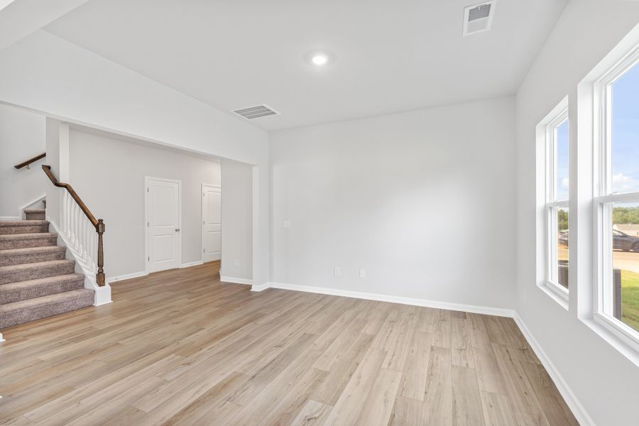 Spacious, unfurnished interior of a new home in Mayfair Village, Spartanburg (Image 13).