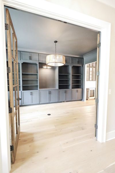 Spacious, unfurnished interior of a new home in Hidden River, Signal Mountain (Image 27). Spacious, unfurnished interior of a new home in Hidden River, Signal Mountain (Image 27).