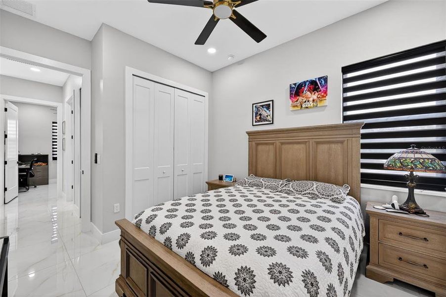 Furnished interior view inside a new home in , Lake Placid (Image 43).