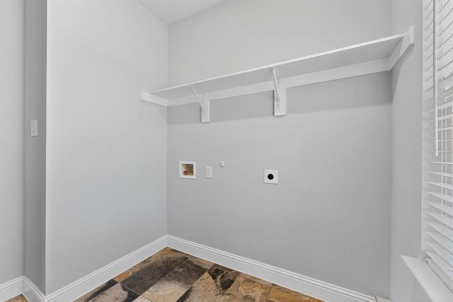 Spacious, unfurnished interior of a new home in , Sulphur Springs (Image 21).