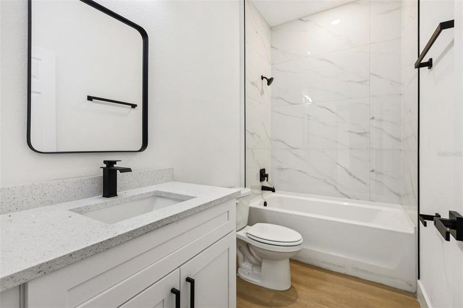 Furnished interior view inside a new home in , Ocklawaha (Image 7).