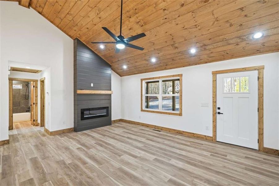 Spacious, unfurnished interior of a new home in , Ellijay (Image 19).