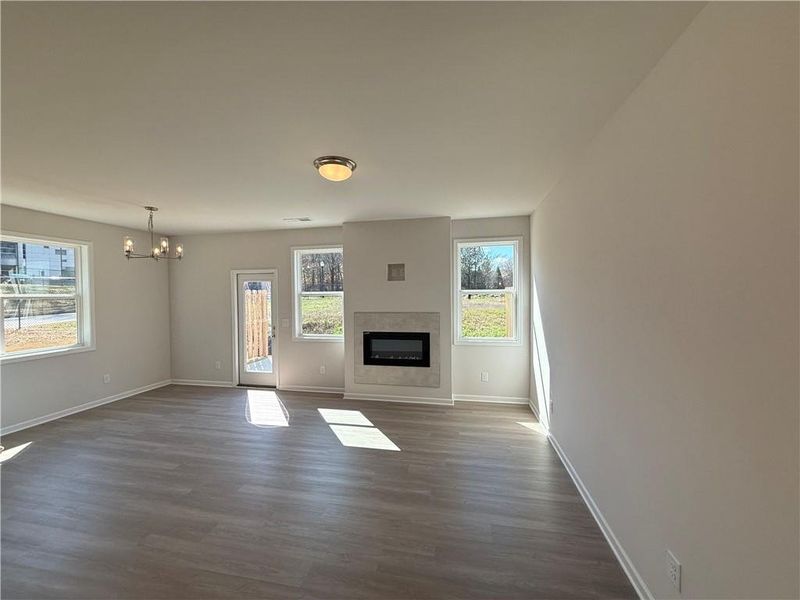 Spacious, unfurnished interior of a new home in Longview Run, Decatur (Image 8).