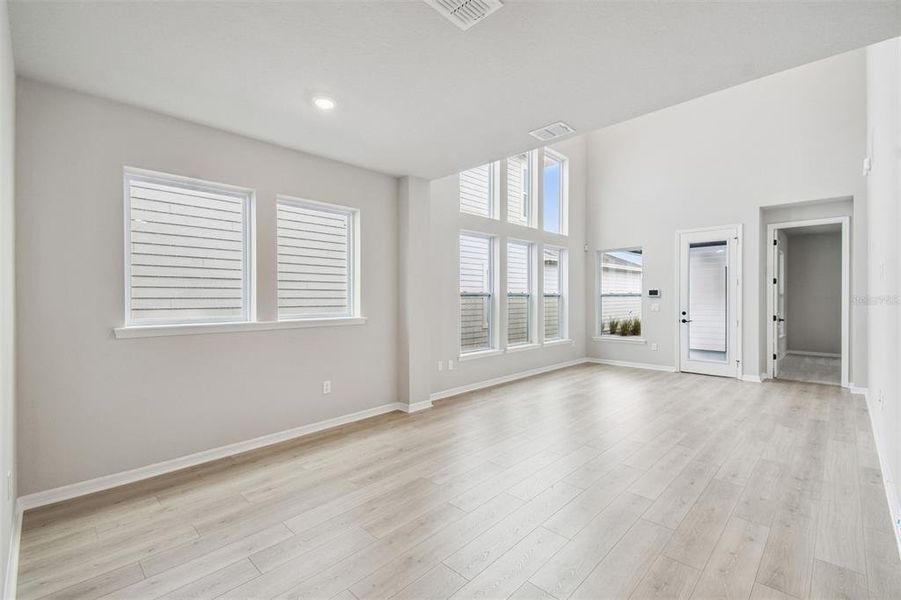 Spacious, unfurnished interior of a new home in Weslyn Park in Sunbridge 34', St. Cloud (Image 48).