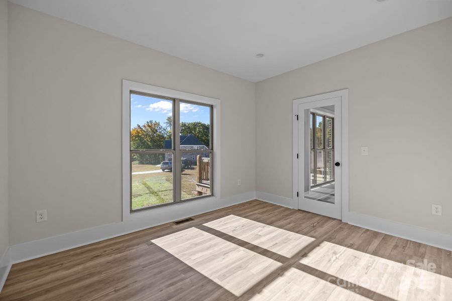 Spacious, unfurnished interior of a new home in , Monroe (Image 27).