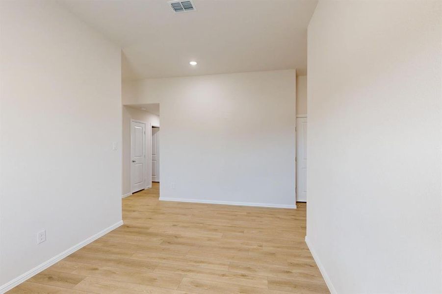 Spacious, unfurnished interior of a new home in Verandah, Royse City (Image 17).