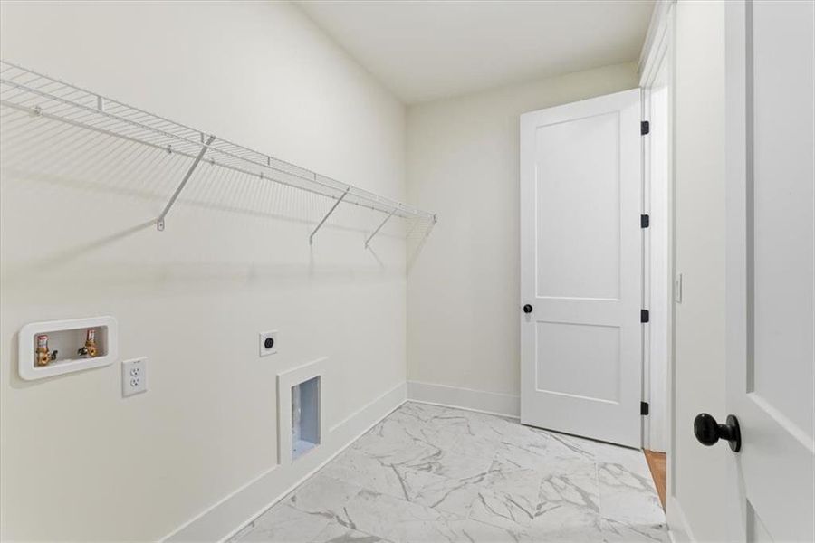 Spacious, unfurnished interior of a new home in , Waleska (Image 31).