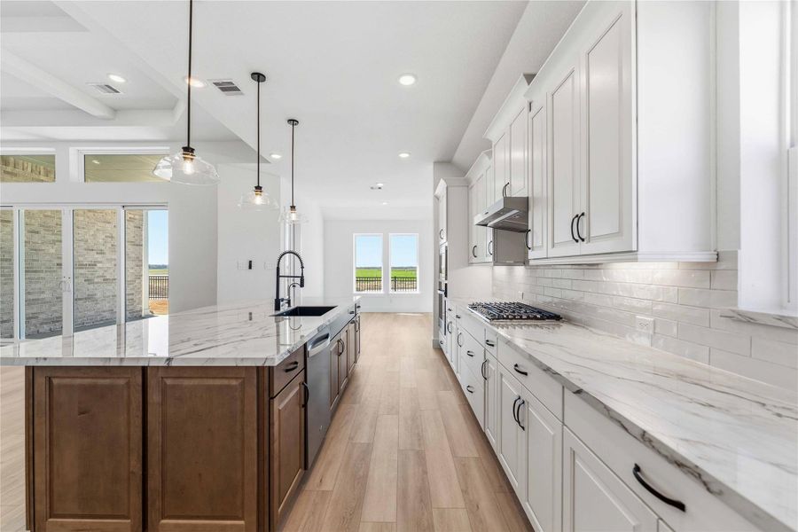 Furnished interior view inside a new home in Valencia, Manvel (Image 5).