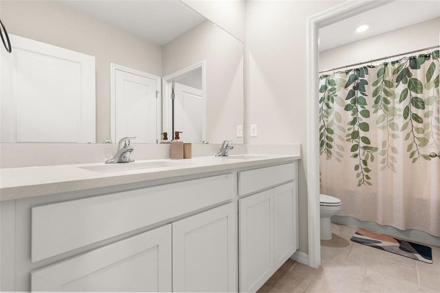 Furnished interior view inside a new home in Deerbrook, Land O' Lakes (Image 40).