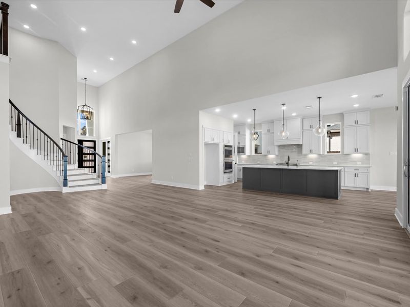 Spacious, unfurnished interior of a new home in Sienna 80′, Missouri City (Image 13). Spacious, unfurnished interior of a new home in Sienna 80′, Missouri City (Image 13).