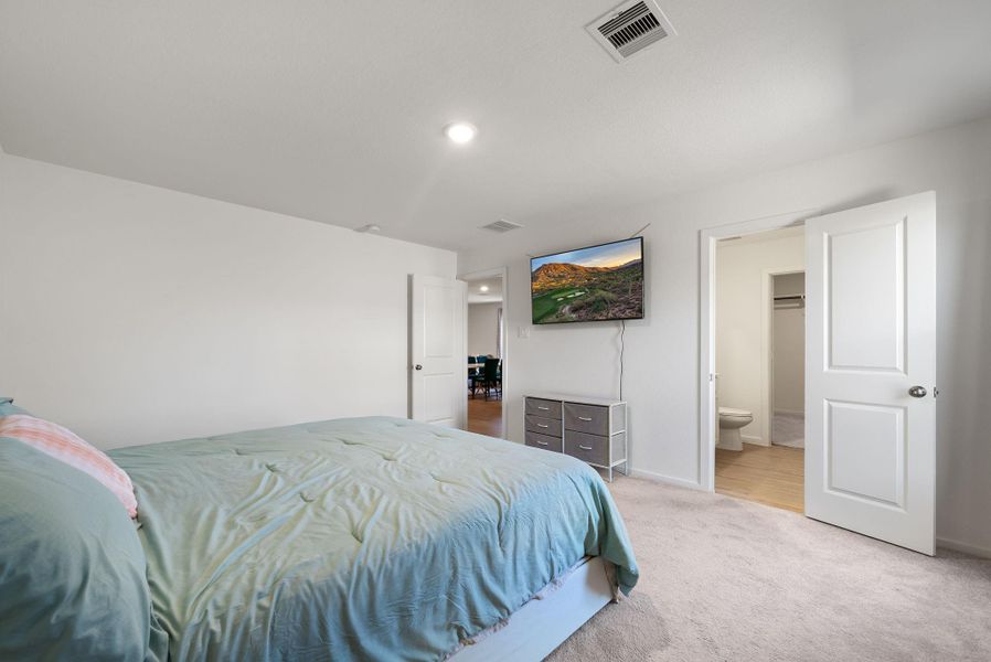 Furnished interior view inside a new home in Ladera Trails, Conroe (Image 10).