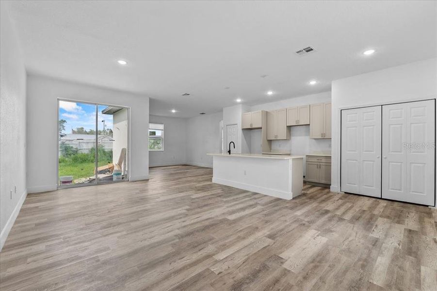 Spacious, unfurnished interior of a new home in , Avon Park (Image 18). Spacious, unfurnished interior of a new home in , Avon Park (Image 18).