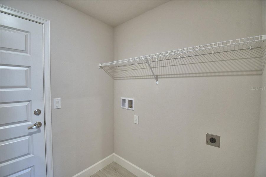 Spacious, unfurnished interior of a new home in Lake Juliana Estates, Auburndale (Image 14).