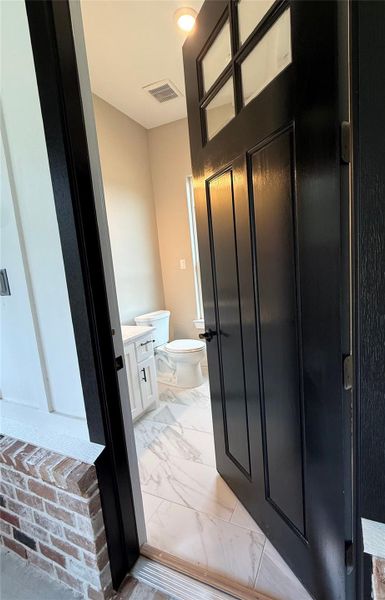 Outdoor 1/2 bath Outdoor 1/2 bath