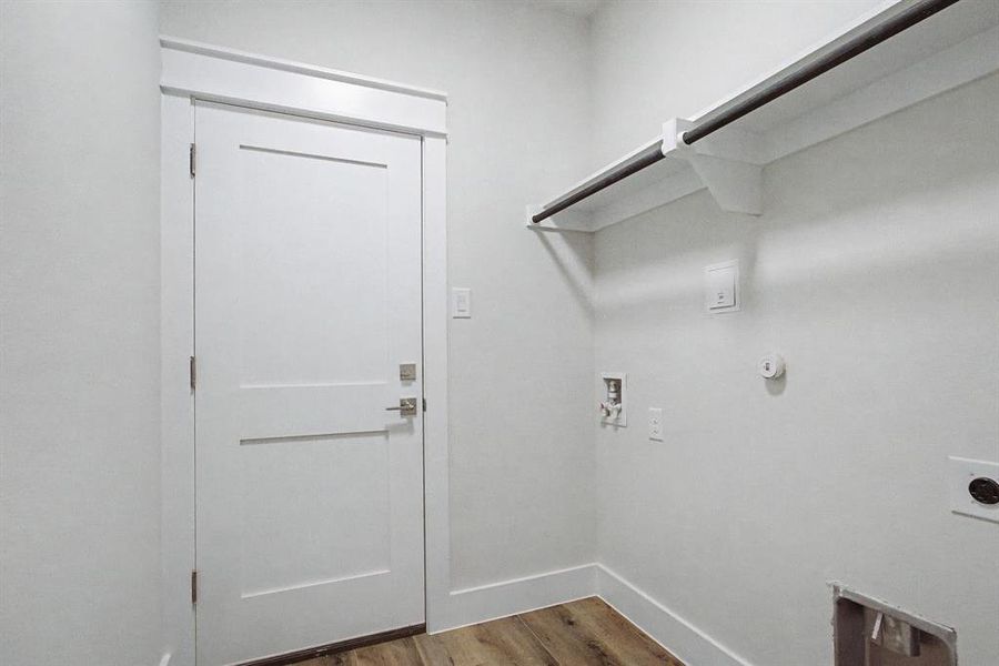 Spacious, unfurnished interior of a new home in , Dallas (Image 14).