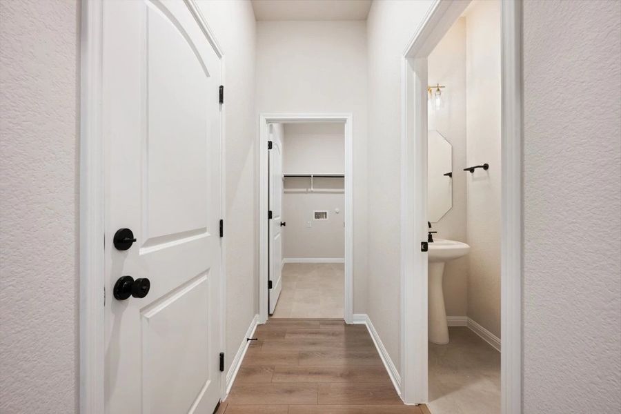 Spacious, unfurnished interior of a new home in The Colony 50s, Bastrop (Image 25).