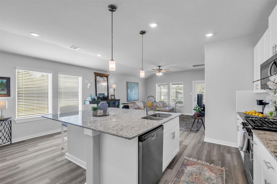 Huge island perfect for entertaining.