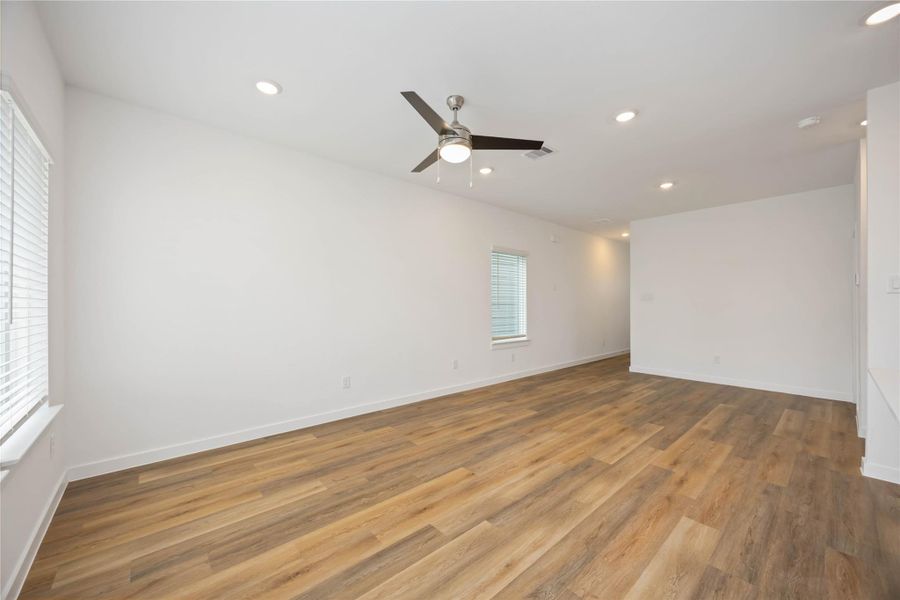 Spacious, unfurnished interior of a new home in Pinehaven, Houston (Image 21).