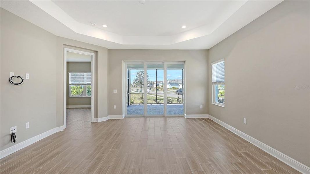 Spacious, unfurnished interior of a new home in , Venice (Image 27).