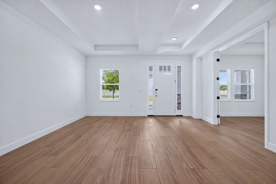 Spacious, unfurnished interior of a new home in Headwaters at Lofton Creek, Yulee (Image 18).