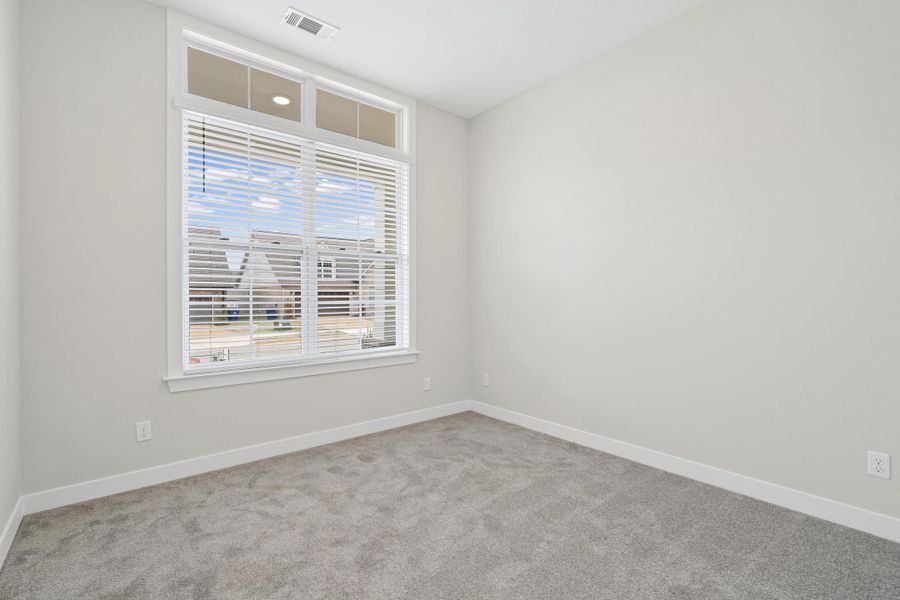 Spacious, unfurnished interior of a new home in Twin Oaks, Oakland (Image 17).