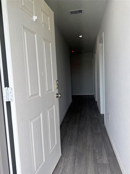 Spacious, unfurnished interior of a new home in Santa Fe, Cleveland (Image 15). Spacious, unfurnished interior of a new home in Santa Fe, Cleveland (Image 15).