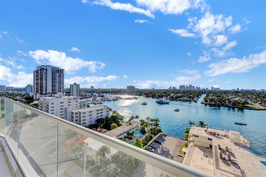 Condo located in Fort Lauderdale, FL showcasing its design and architecture (Image 35).
