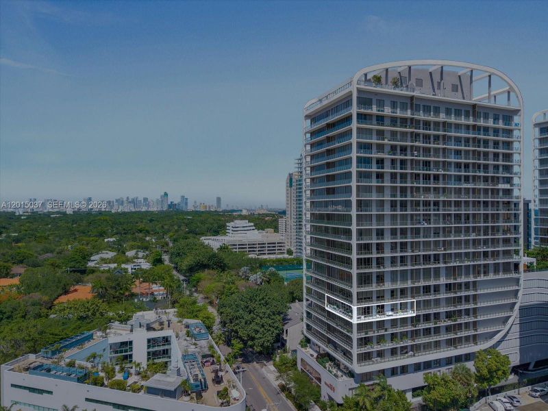 Condo located in Miami, FL showcasing its design and architecture (Image 26).