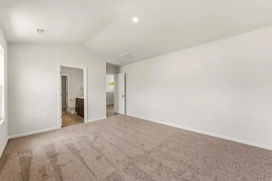 Spacious, unfurnished interior of a new home in Braxton Place, Moore (Image 20). Spacious, unfurnished interior of a new home in Braxton Place, Moore (Image 20).