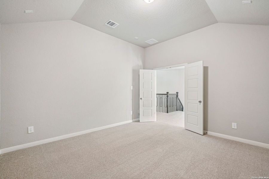 Spacious, unfurnished interior of a new home in Estancia Ranch - Classic Series, San Antonio (Image 23).