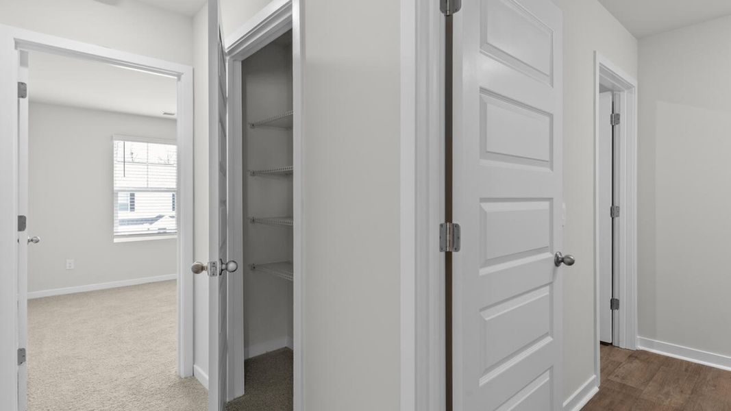 Spacious, unfurnished interior of a new home in Sidbury Station, Castle Hayne (Image 31).