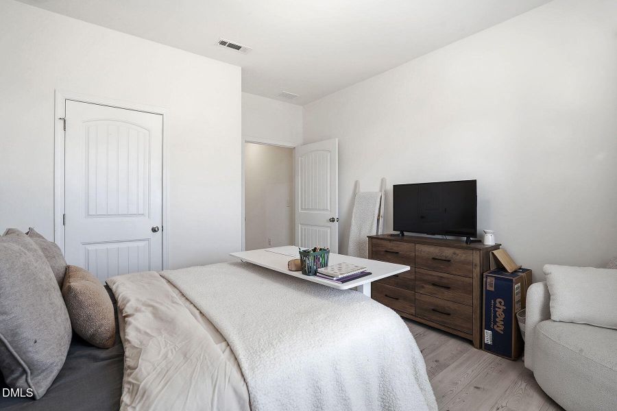 25-web-or-mls-94 Bonnie Girl Cr-104 25-web-or-mls-94 Bonnie Girl Cr-104