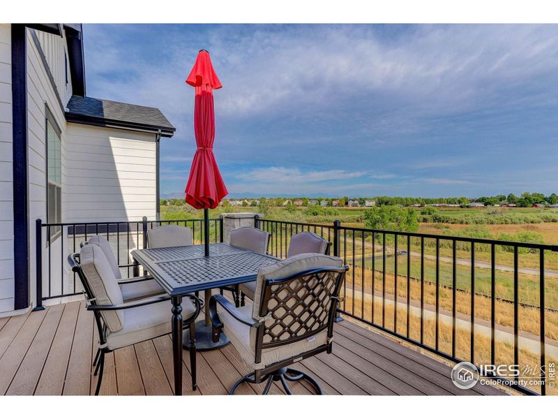 Al fresco dining and sunset views