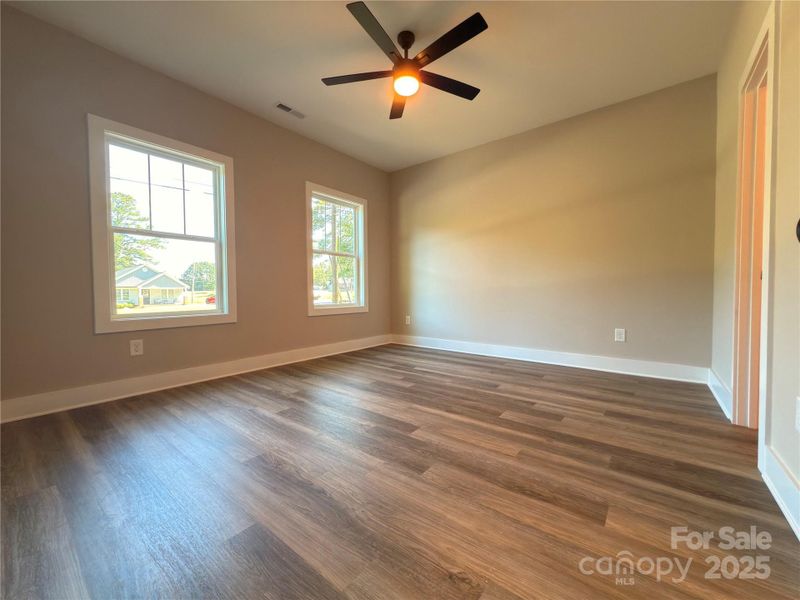 Spacious, unfurnished interior of a new home in , Norwood (Image 26).