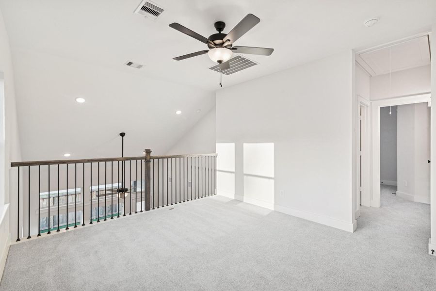 Spacious, unfurnished interior of a new home in The Highlands 40', Porter (Image 17).