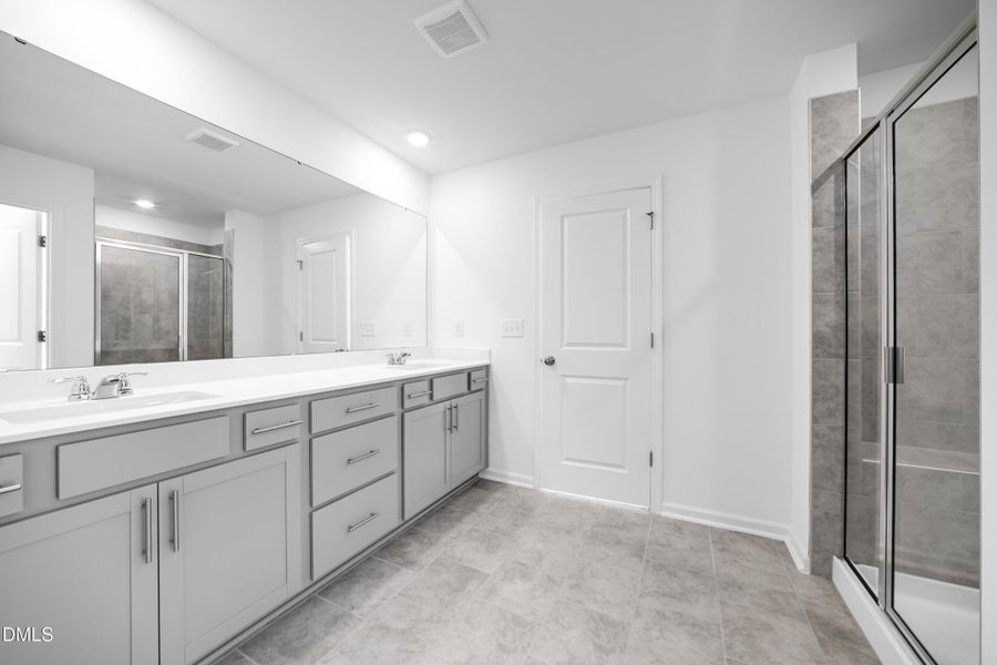 SUN_SherriDowns_Pic_Tessa-29