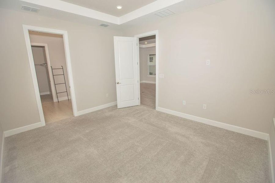 Spacious, unfurnished interior of a new home in , Wesley Chapel (Image 23).