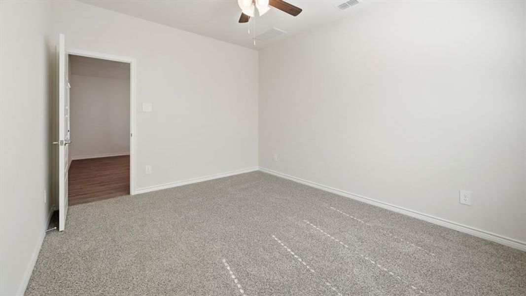 Spacious, unfurnished interior of a new home in Winchester Crossing, Princeton (Image 23).