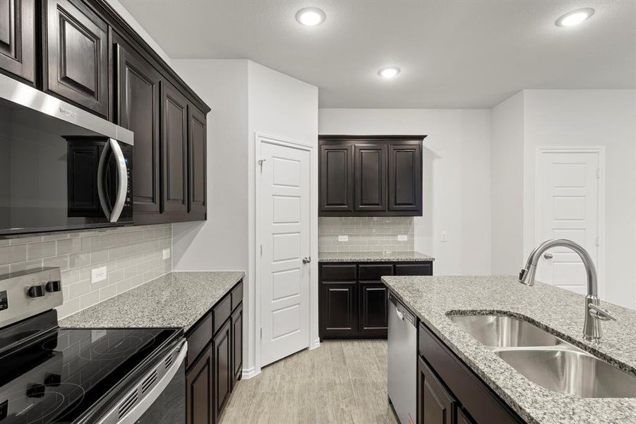 14. 1708 Potomac - Kitchen (4)