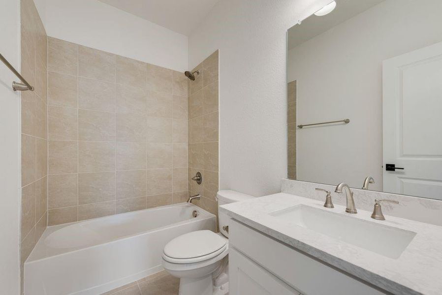 Furnished interior view inside a new home in Prairie Ridge, Venus (Image 10).