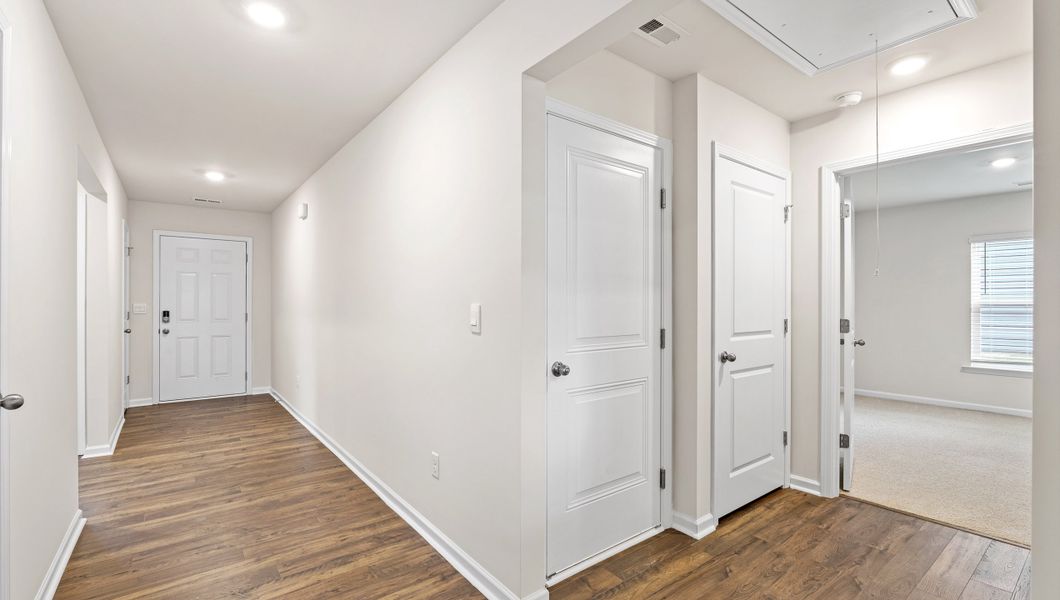 Spacious, unfurnished interior of a new home in Treemont Commons, Wellford (Image 14).