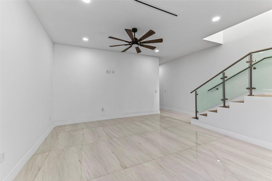 Spacious, unfurnished interior of a new home in , Fort Lauderdale (Image 49).